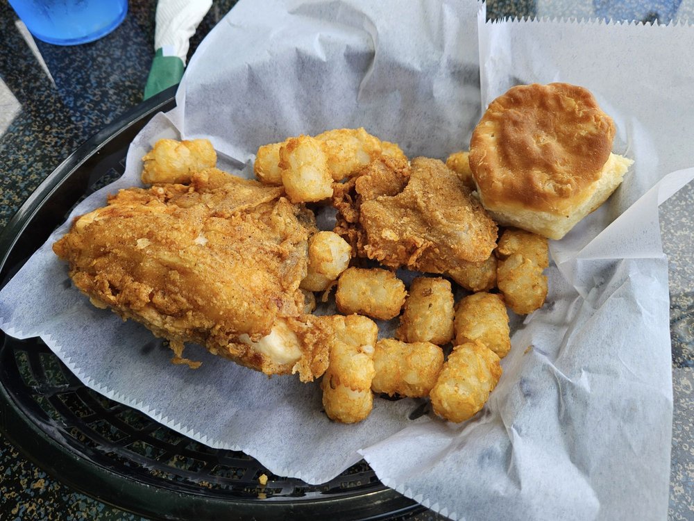 THE 19TH HOLE Updated July 2024 20 Reviews 2476 Dunbar Rd