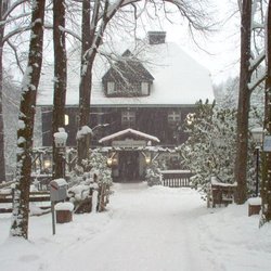 Waldgaststätte Hinnenwiese - Waldgaststätte im Schnee