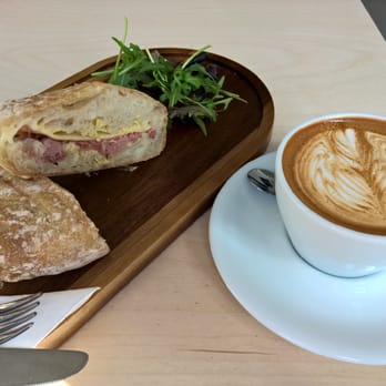 Quarter Horse Coffee - Coffee & Tea Near Me - Birmingham, XWM