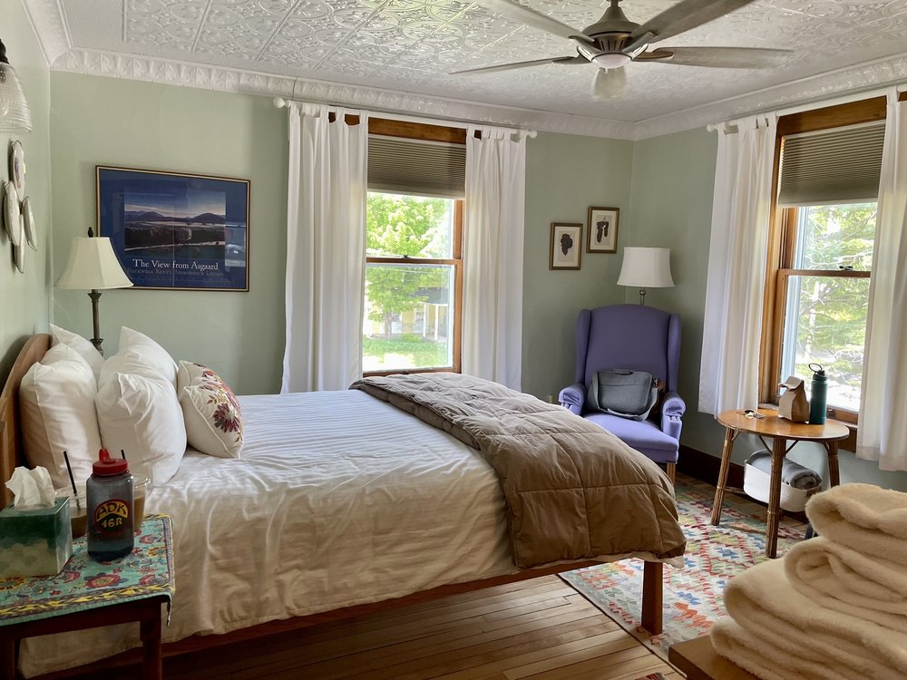 KEENE VALLEY LODGE Updated September 2024 16 Photos 1834 Nys Rte 73, Keene Valley, New