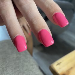 Eight 50 Nail Lounge