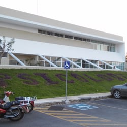 Facultad de Psicología UADY - Leyenda de "psicología" en el pasto