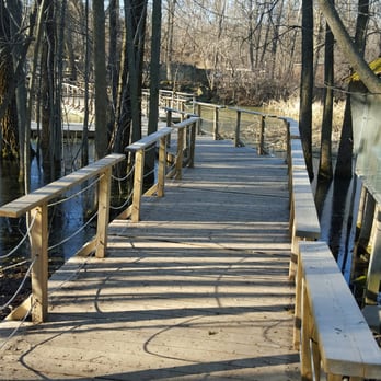 Zoo Ecomuseum - Path - Zoos Near Me - Sainte-Anne-de-Bellevue, Quebec