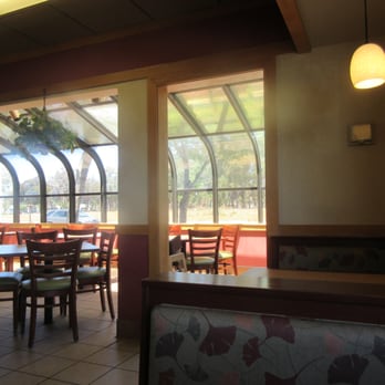Arby's - a view of a dining area - Fast Food Near Me - Fremont, Ohio