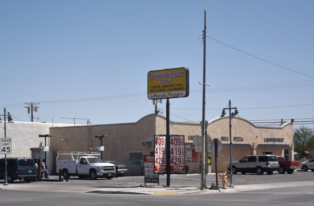 CALIPATRIA QUEEN MARKET Updated May 2024 18 Photos 101 W Main St