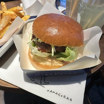 Frites Atelier - veggie burger - Friterie Near Me - Antwerp, VAN
