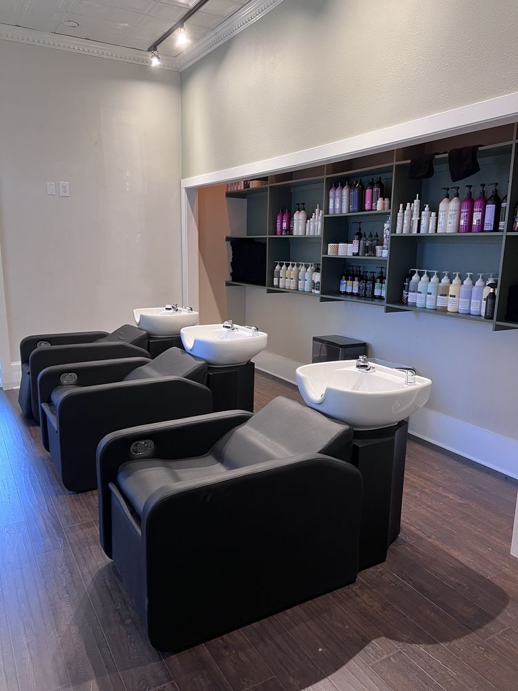 WESTERN BLONDE SALON 806 S Myrtle St, Texas Hair Salons