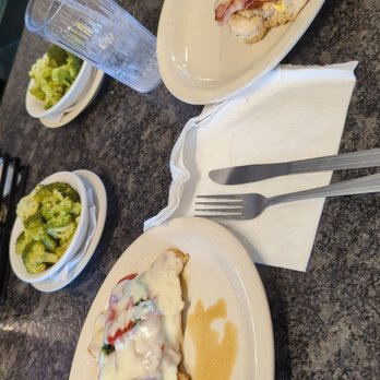 Coopersburg Diner - Tuscan chicken entree and chicken cordon Bleu entree - Diners Near Me - Coopersburg, Pennsylvania