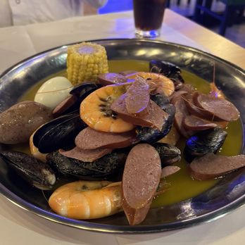 Happy Crab - Combination A, Sausage, Shrimp and Mussels - Seafood Near Me - Auburn , Washington Happy Crab - Combination A, Sausage, Shrimp and Mussels - Seafood Near Me - Auburn , Washington