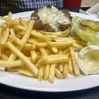 Mom's Diner - Diners Near Me - Pahrump, Nevada