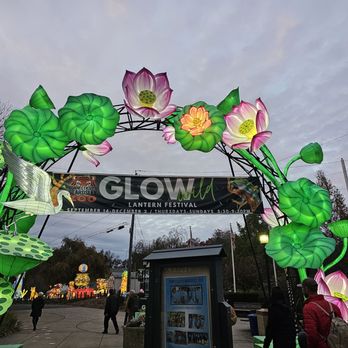 Connecticut's Beardsley Zoo - Glow Night!! - Zoos Near Me - Bridgeport, Connecticut