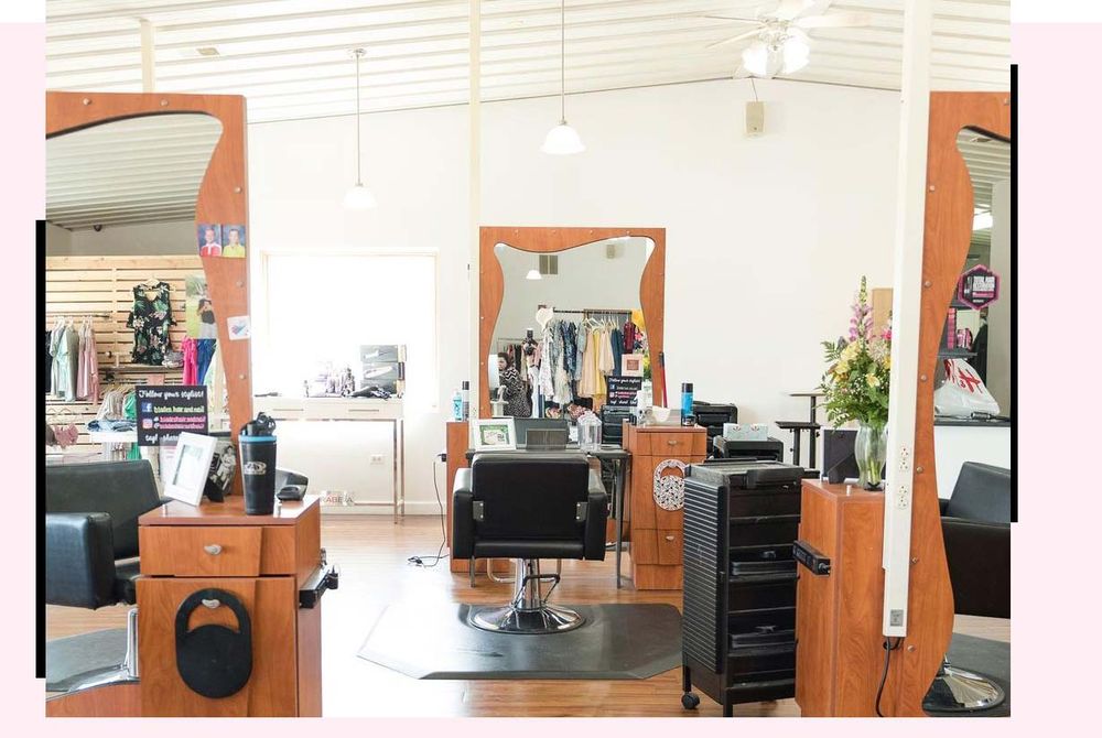 Blades Hair & Nail Salon Logo