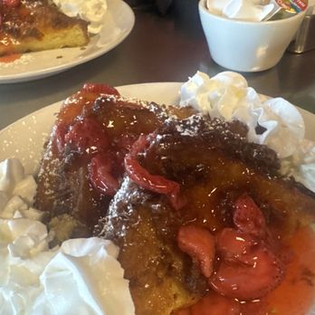 Jamie's Cafe - Deep Deep-Fried Strawberry French Toast Special - Cafes Near Me - Elk Grove, California