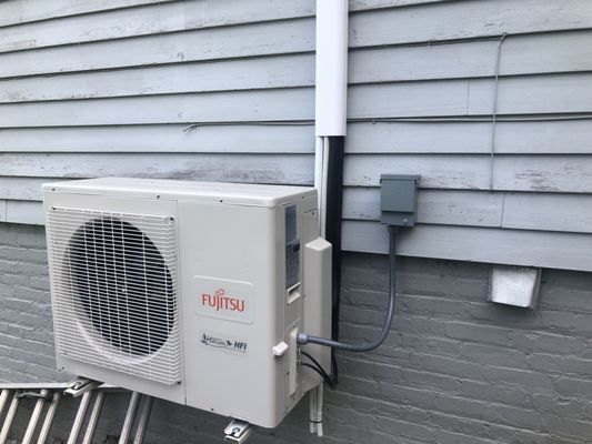 High efficiency ductless heat pump installation projects - Don't wait until it's too late! Power Your Peace of Mind with Live Current Electric! With 15 years of expertise, we're your go-to choice for the most CURRENT and efficient residential conditioned air and heat pump system installation and upgrades. Trust us to keep your home cool in the summer, warm in the winter and your utility bill lower than ever.  Secure your family's and your wallets comfort - contact us today!