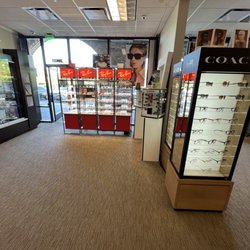 Valencia Optometry - good selection