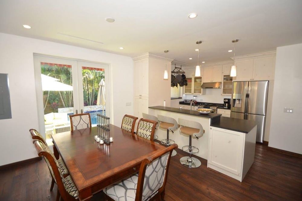 Slide of Leo Roofing & Construction