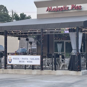 Majestic Pies - Outside patio seating - Pizza Near Me - Morris, Alabama Majestic Pies - Outside patio seating - Pizza Near Me - Morris, Alabama