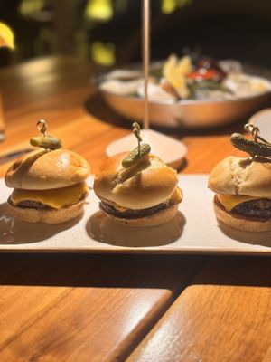 Élevé Rooftop Restaurant & Lounge by null