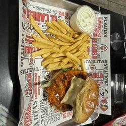 Pollos Asados - El Canelo Stockyards - Hamburguesa de Pollo Endiablado