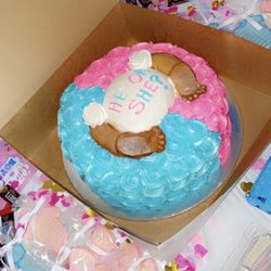 Heaven's Bakery - Gender reveal cake