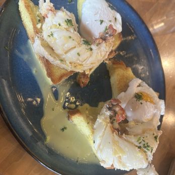 Roadtrip Bayshore - Lobster eggs Benedict - Cocktail Bars Near Me - Bay Shore, New York