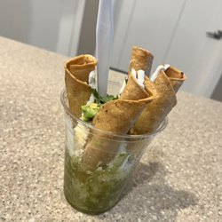 El Taco Guapo - Chicken flautas