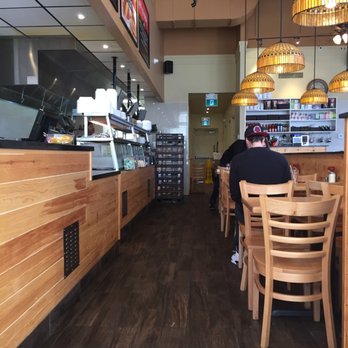 Sunset Grill - the dining area of a restaurant - Breakfast & Brunch Near Me - North York, Ontario