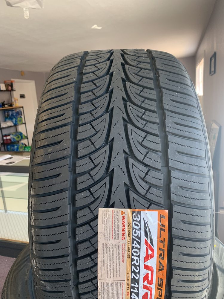 RED TOP TIRE SHOP Updated September 2024 17 Photos 804 Uvalde Rd