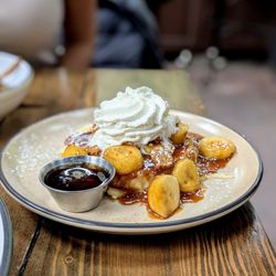 The Crabapple Cafe - Banoffee Pancake (we asked for only 1 pancake) - the holy grail of pancakes, undeniably special! IG - @bilalandjesseatfood