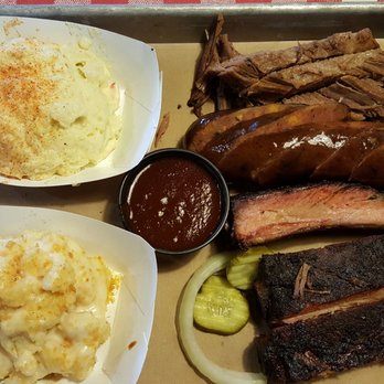 Armadillo Willy's BBQ - American Near Me - Sunnyvale, California