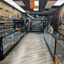 Cuddy World Vape & Tobacco