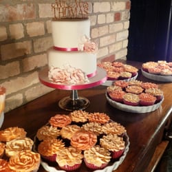 Q's Cakes & Cafe
