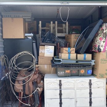 Fast Fietz Moving - Had to empty 2/3 of this unit in 110 degree heat to get to my couch cushions that were= in another unit.  They were supposed to come help me - Movers Near Me