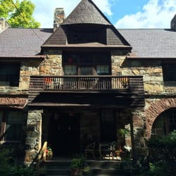 Stoneleigh Bed & Breakfast - Front of castle house