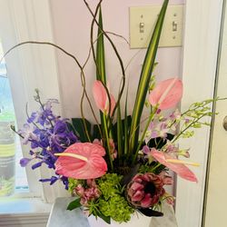 Violet’s Flowers and Vintage Boutique