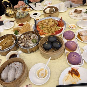 Pearl Bay Manor - Sweet potato baked bun, lobster noodles, salted egg yolk bun, taro dumplings, fried shrimp wonton - Dim Sum Near Me - Dublin, California