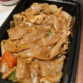 Orchid Thai - Pad Kee Mao / Drunken Noodle w/ chicken - Thai Near Me - Baldwin Park, California Orchid Thai - Pad Kee Mao / Drunken Noodle w/ chicken - Thai Near Me - Baldwin Park, California