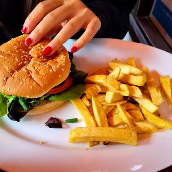 Fish Bone - Fish burger - Fish & Chips Near Me - London, XGL Fish Bone - Fish burger - Fish & Chips Near Me - London, XGL