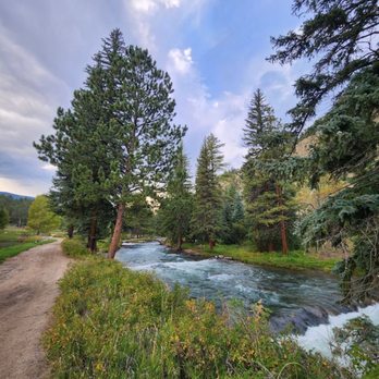 North Fork Ranch - Gorgeous view of River by their stocked pond - Guest Houses Near Me - Shawnee, Colorado North Fork Ranch - Gorgeous view of River by their stocked pond - Guest Houses Near Me - Shawnee, Colorado