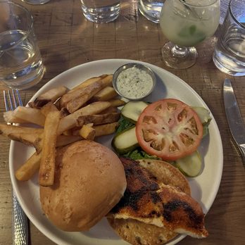 SoCal Kitchen + Bar - Fish sandwich - New American Near Me - Columbus, Ohio
