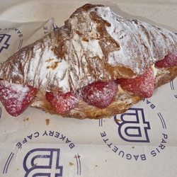 Paris Baguette - Strawberry Croissant w pastry cream