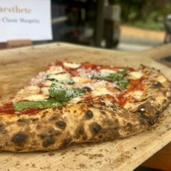 Aesthete Winery & Farm - Decent pizza (no gluten free however)