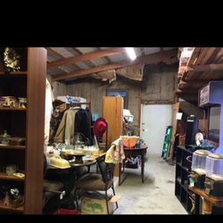 Cloud Creek Antiques - Back room. No a/c. Gotta look quickly on a hot day.