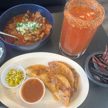 El Carbon Tapatio - Mexican Near Me - Giddings, Texas