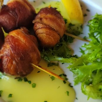 Cap's Place Island Restaurant - Bacon wrapped  scallops, just stomp yo feet good ! - Seafood Near Me - Lighthouse Point, Florida