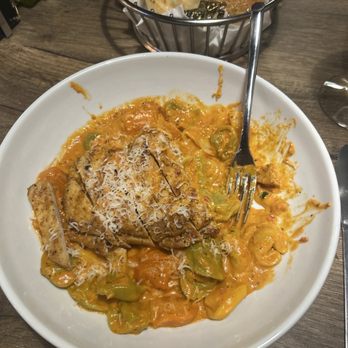Roma Italian Bistro - Chicken and cheese tortellini with vodka sauce - Italian Near Me - Plano, Texas
