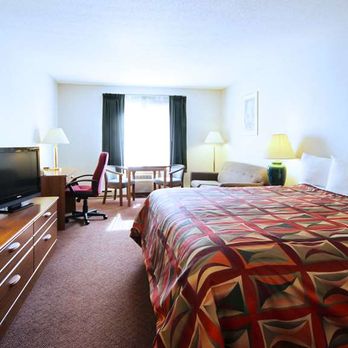Magnuson Hotel Country Inn - MH CountryInn Ishpeming MI Guestroom King - Hotels Near Me - Ishpeming, Michigan Magnuson Hotel Country Inn - MH CountryInn Ishpeming MI Guestroom King - Hotels Near Me - Ishpeming, Michigan