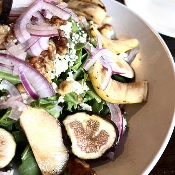 Savona's Trattoria - Freshhhhhness: (Loved This Mound Of Arugula+Figs+ Grilled Pears+Gorgonzola) No Dressing As Requested - Italian Near Me - Kingston, New York Savona's Trattoria - Freshhhhhness: (Loved This Mound Of Arugula+Figs+ Grilled Pears+Gorgonzola) No Dressing As Requested - Italian Near Me - Kingston, New York