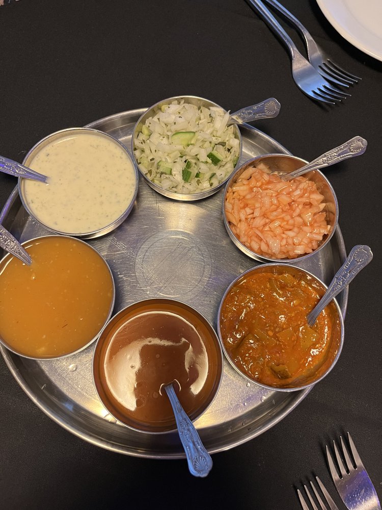 CINNAMON LOUNGE 97 Bridge Road, Horbury, West Yorkshire, United Kingdom Indian Restaurant