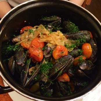 Et Voila - Steamed Mussels with Lobster Bisque - French Near Me - Washington, DC, District of Columbia